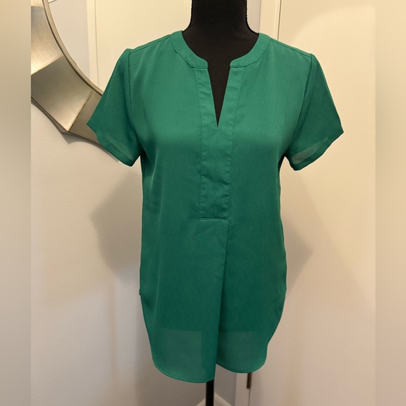 Green Top Size S - Picture 1 of 3